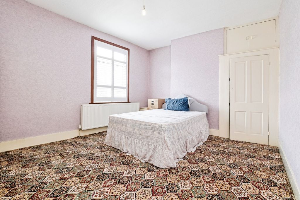 Property photo 3 of 17 Pbox-Img.Jpg
