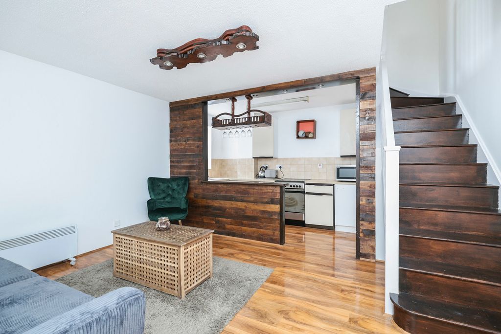 Property photo 2 of 13 Pbox-Img.Jpg