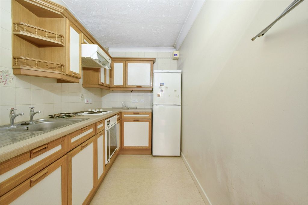 Property photo 3 of 9 Kitchen
