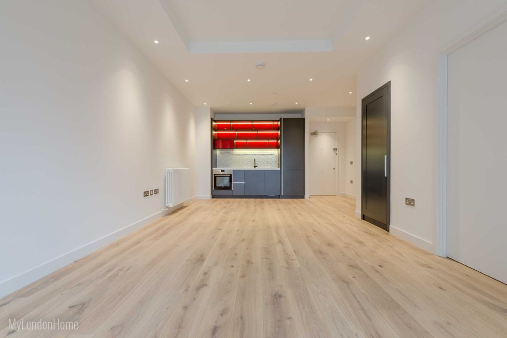 Property photo 3 of 7 Reception Room
