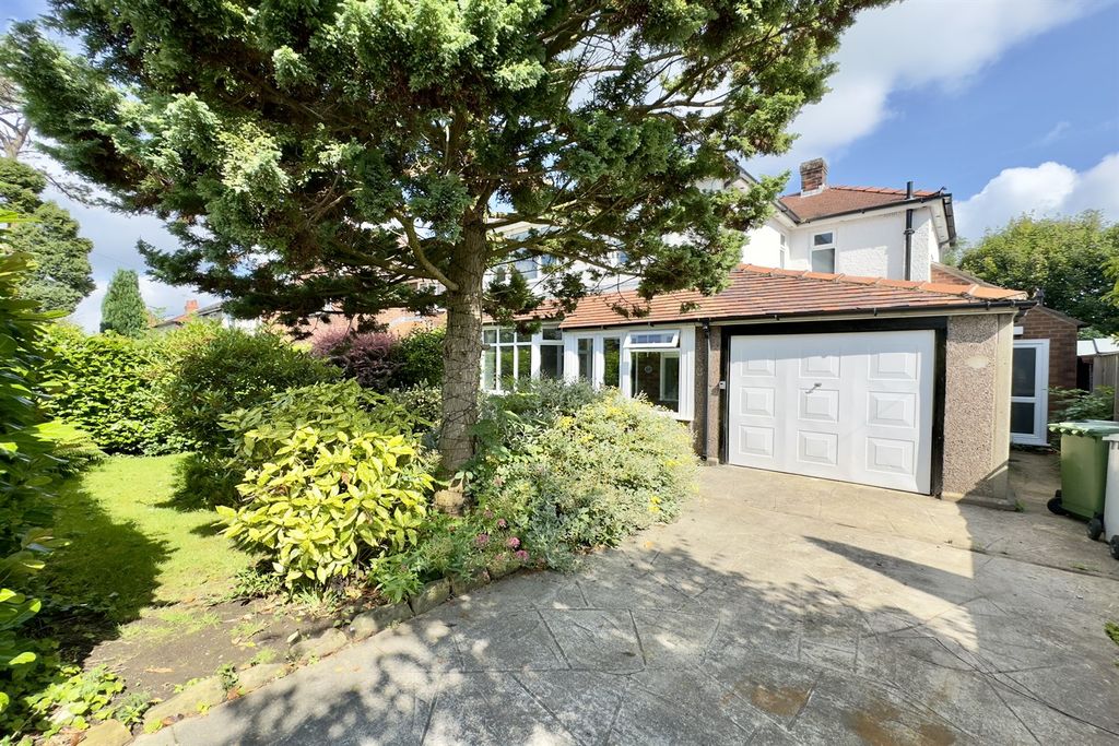 Property photo 1 of 17 (Main)