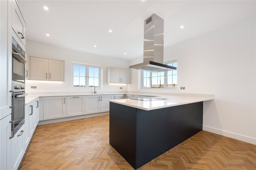 Property photo 2 of 10 Picture No. 08