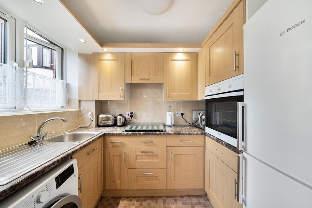 Property photo 3 of 22 1337061-14-6895Dd...