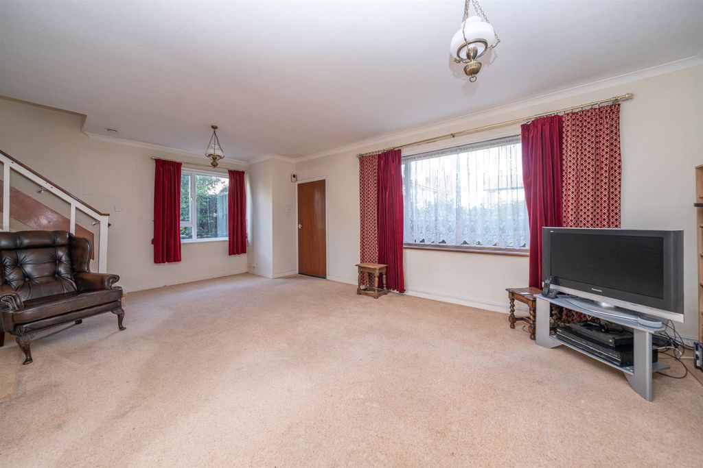 Property photo 3 of 15 17-Pinewood-Garden-2850.Jpg