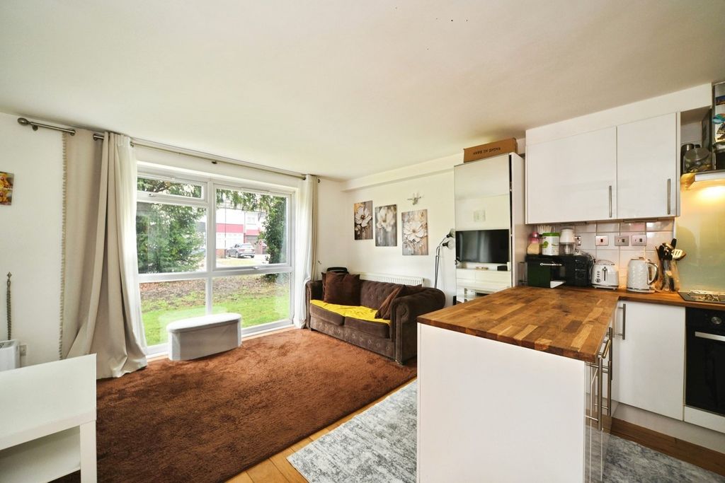 Property photo 3 of 12