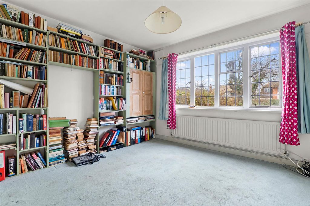 Property photo 3 of 12