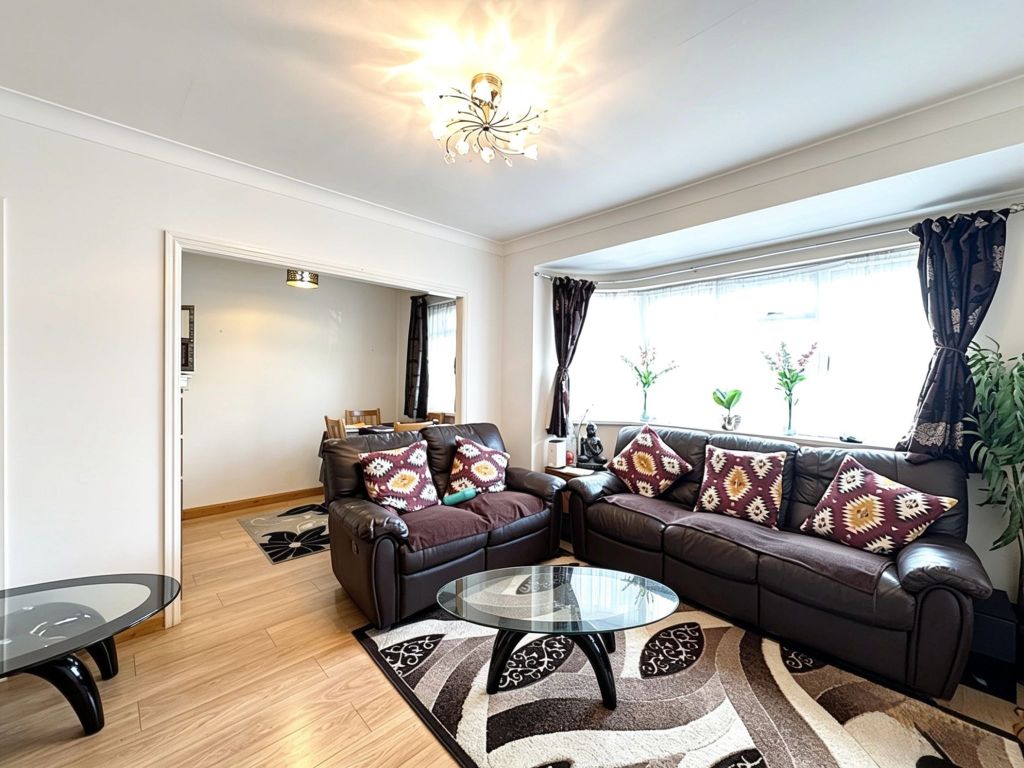 Property photo 1 of 7 57 Sudbury Croft, Wembley, Ha0 2Qw (1)