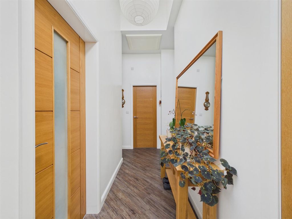 Property photo 3 of 30 Cam03972G0-Pr0259-Still001.Jpg