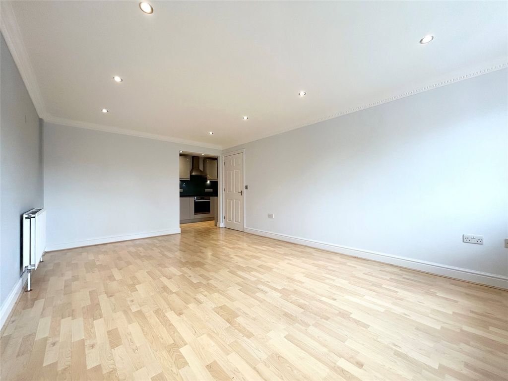 Property photo 2 of 12 Picture No. 13