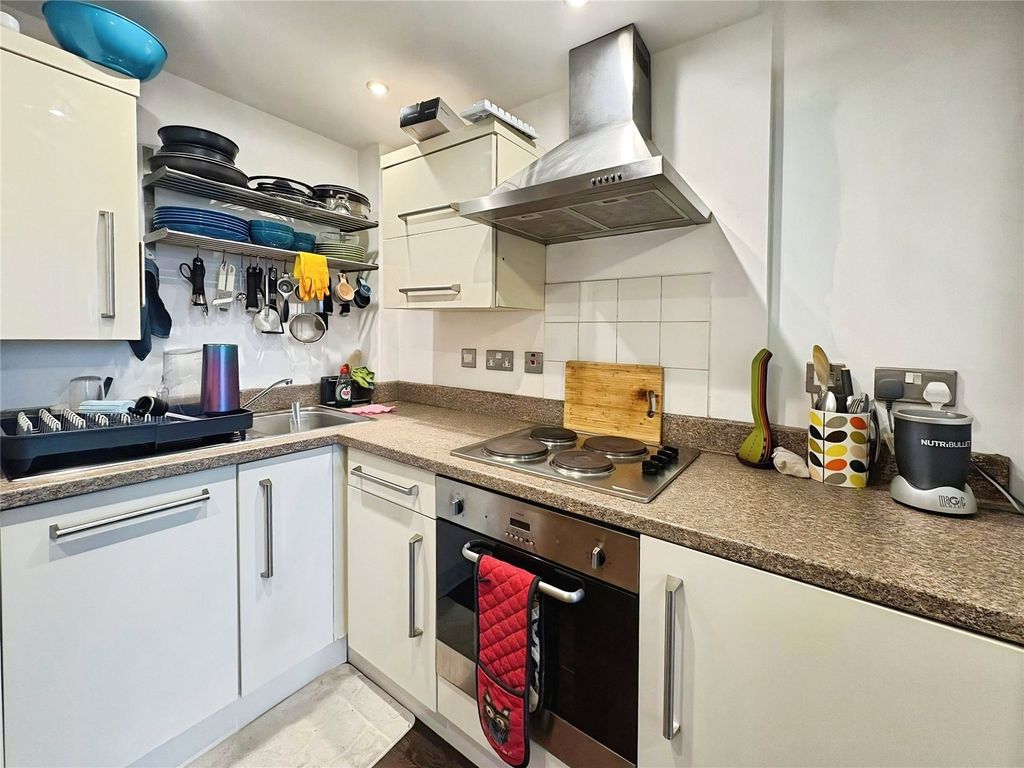 Property photo 2 of 9 Kitchen