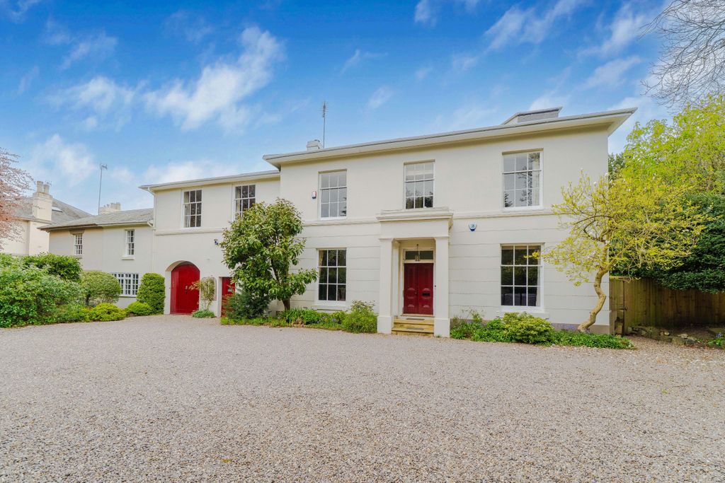 Property photo 1 of 48