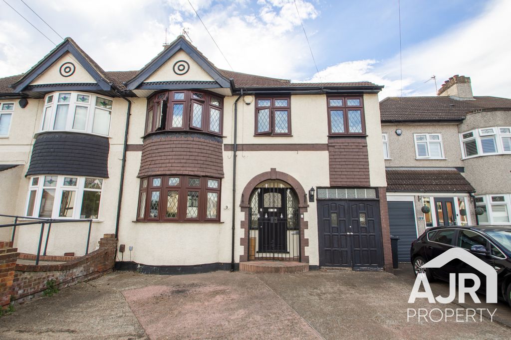 Property photo 1 of 20 3 Bedroom Semi Detached For Rent