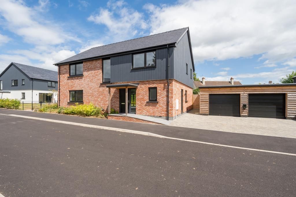 Property photo 1 of 13 External View
