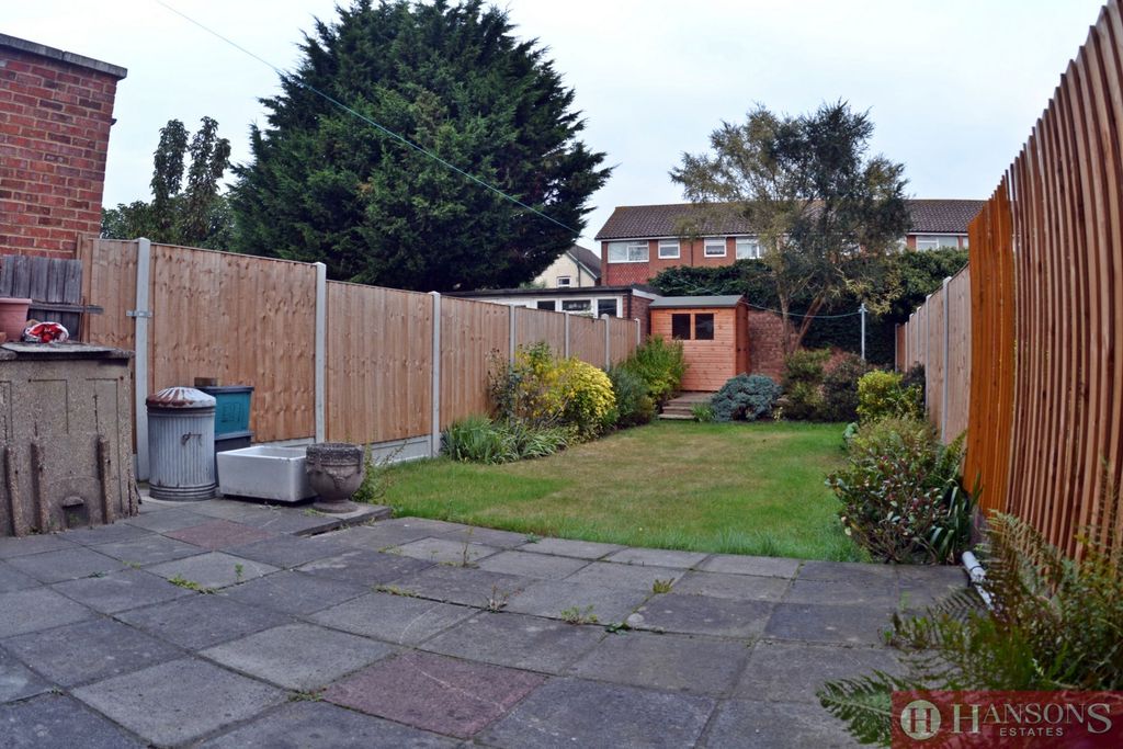 Property photo 1 of 8 Photo 4