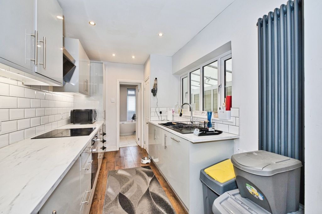 Property photo 3 of 18 Photo