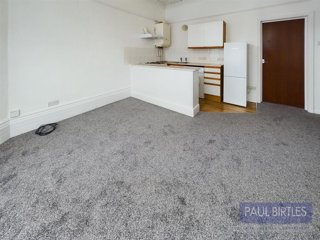 Property photo 3 of 10 Cam01301G0-Pr0402-Still003.Jpg