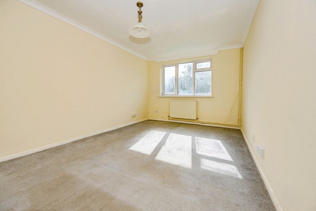 Property photo 2 of 8 Pbox-Img.Jpg