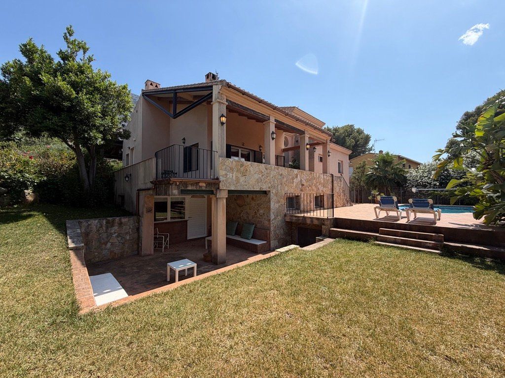 Property photo 1 of 41