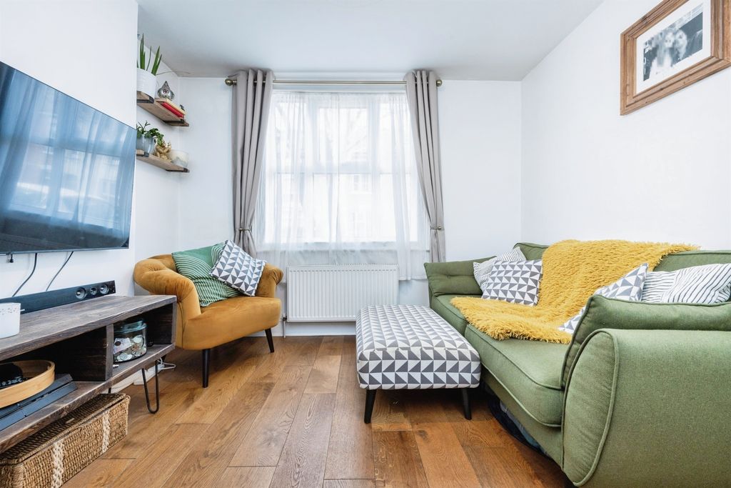 Property photo 3 of 13