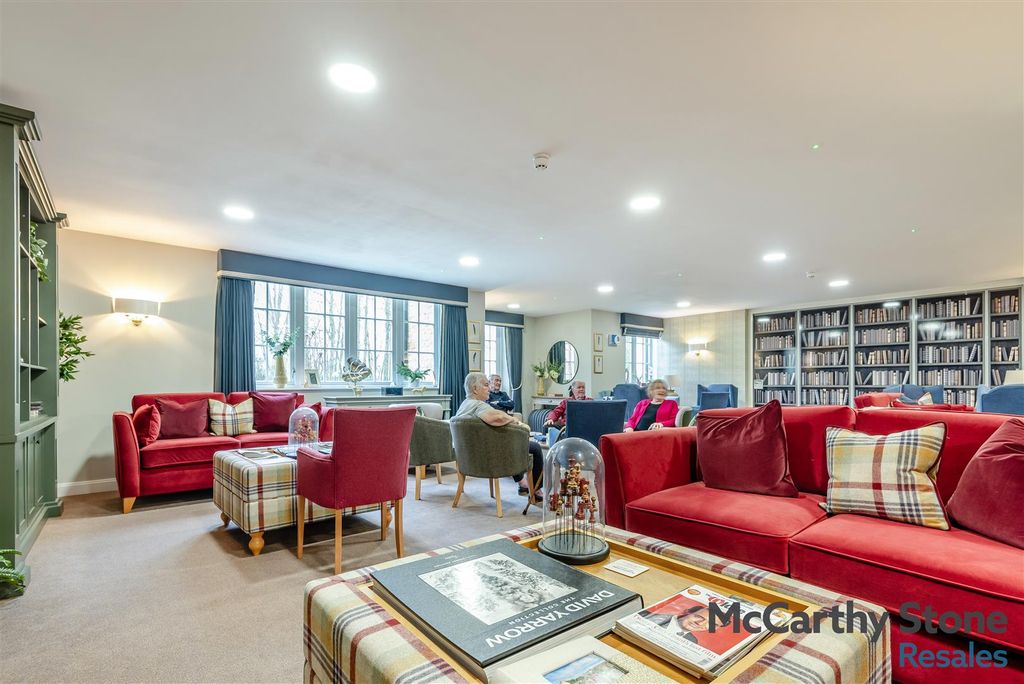 Property photo 2 of 24 8681828-Interior24.Jpg