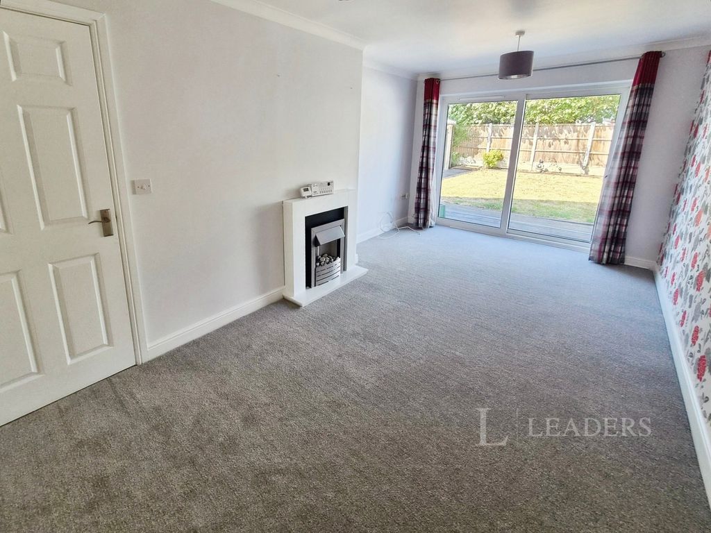 Property photo 2 of 14 Lounge