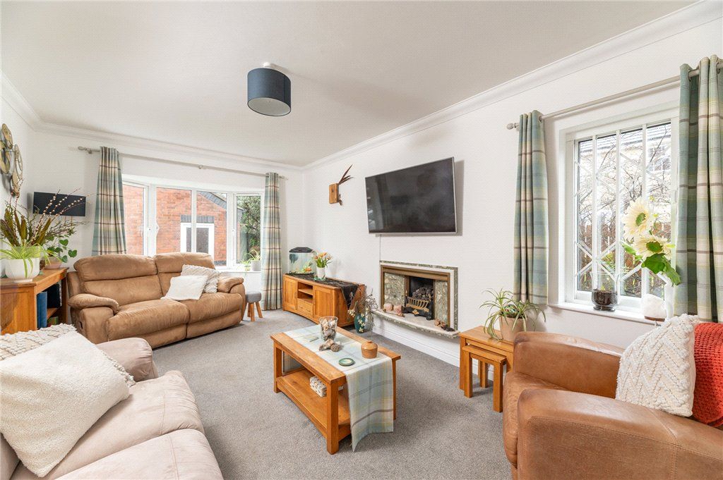 Property photo 2 of 32 Living Room