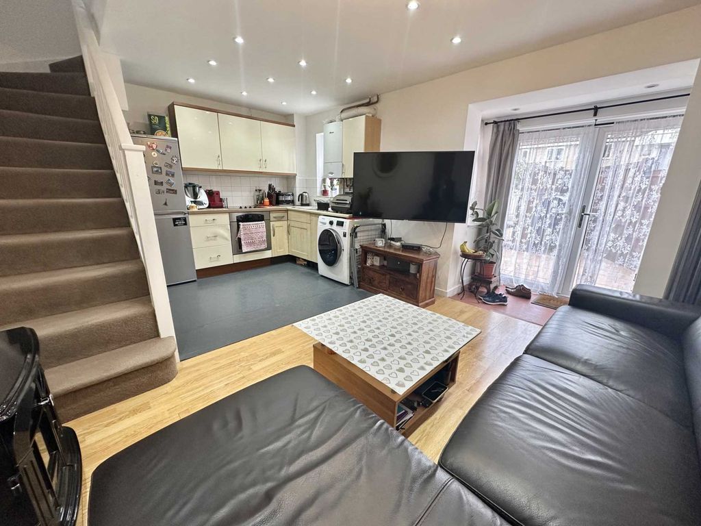 Property photo 2 of 17