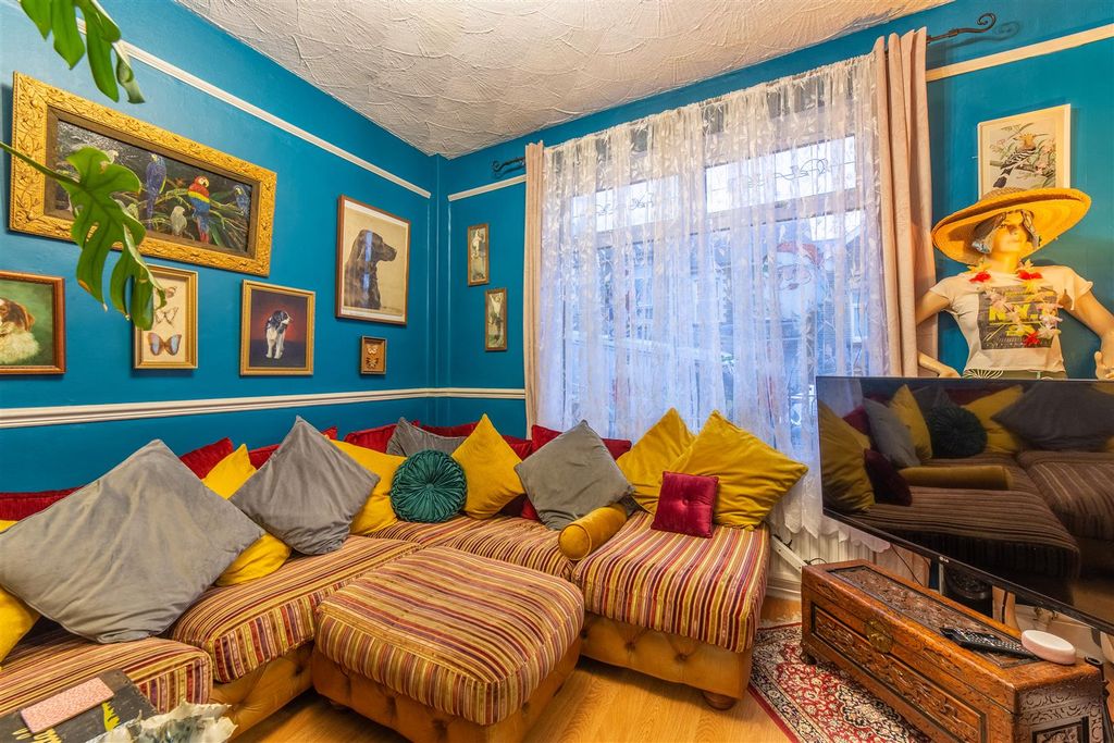 Property photo 3 of 25 14 Bryn Terrace-8.Jpg
