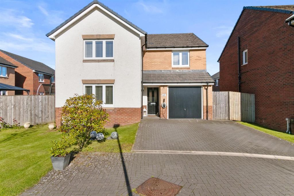Property photo 3 of 34