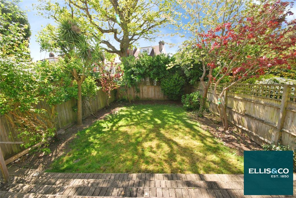 Property photo 3 of 13 Picture No. 17