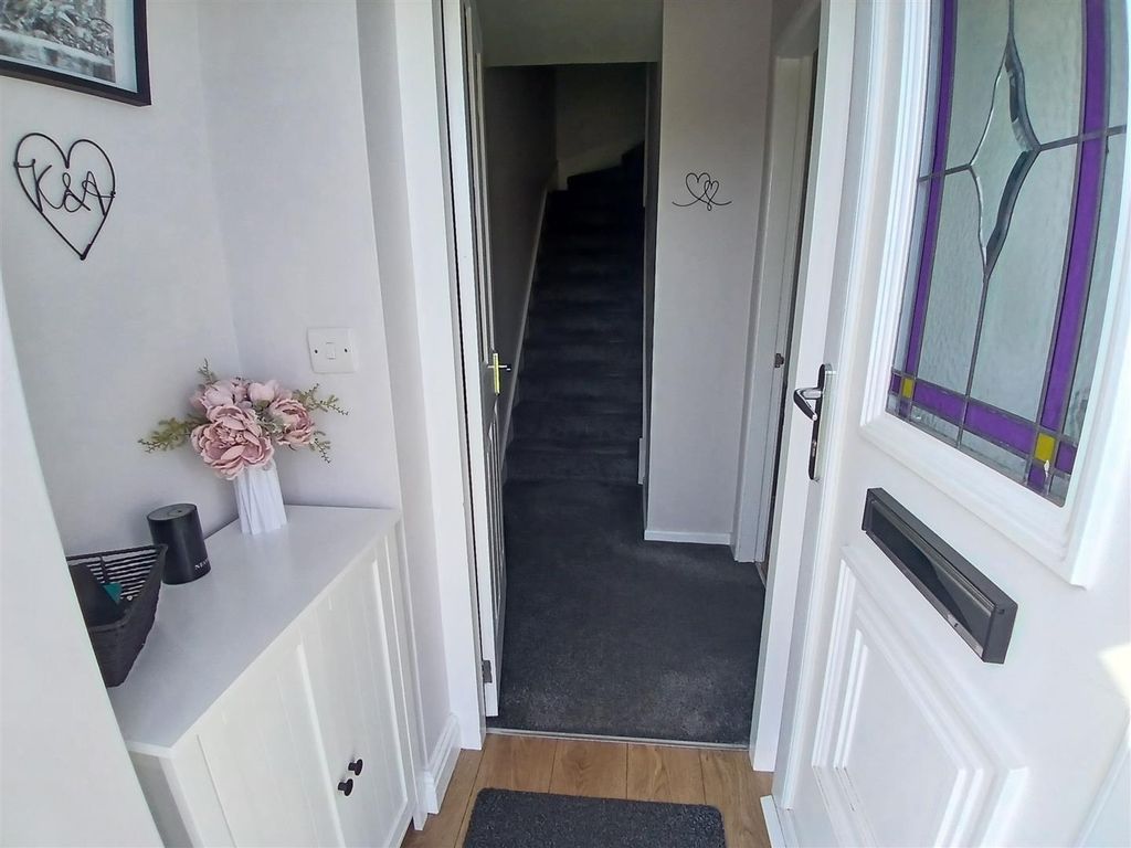 Property photo 2 of 30