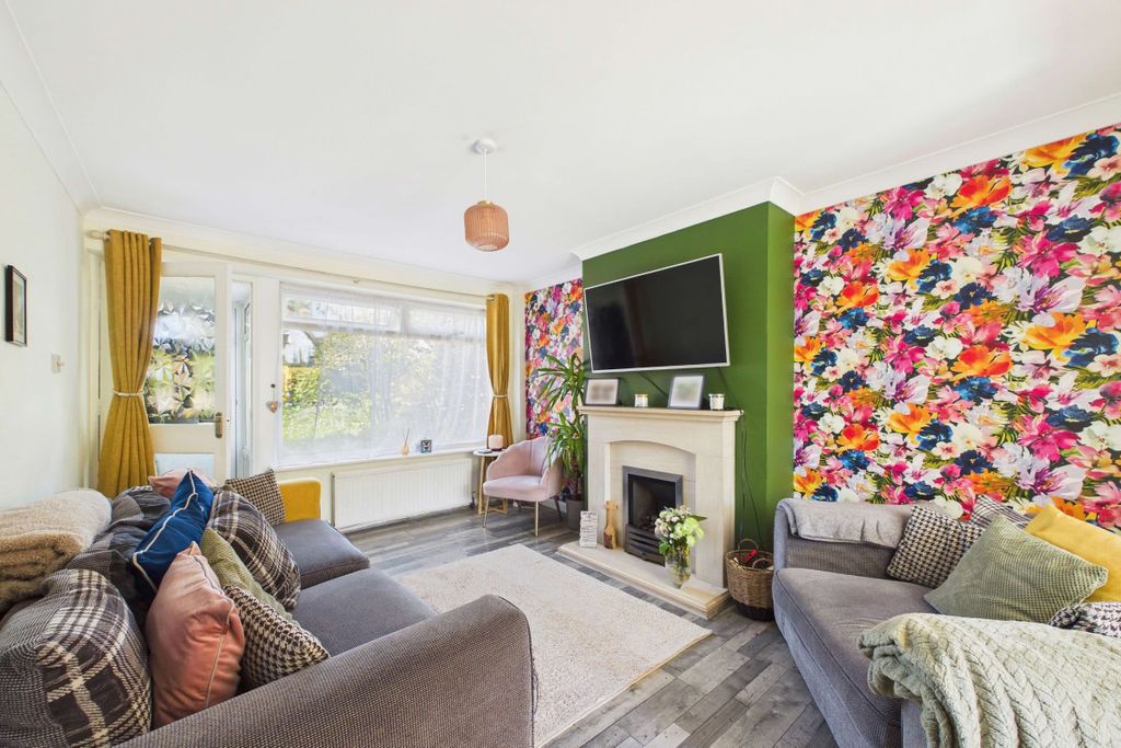 Property photo 3 of 20