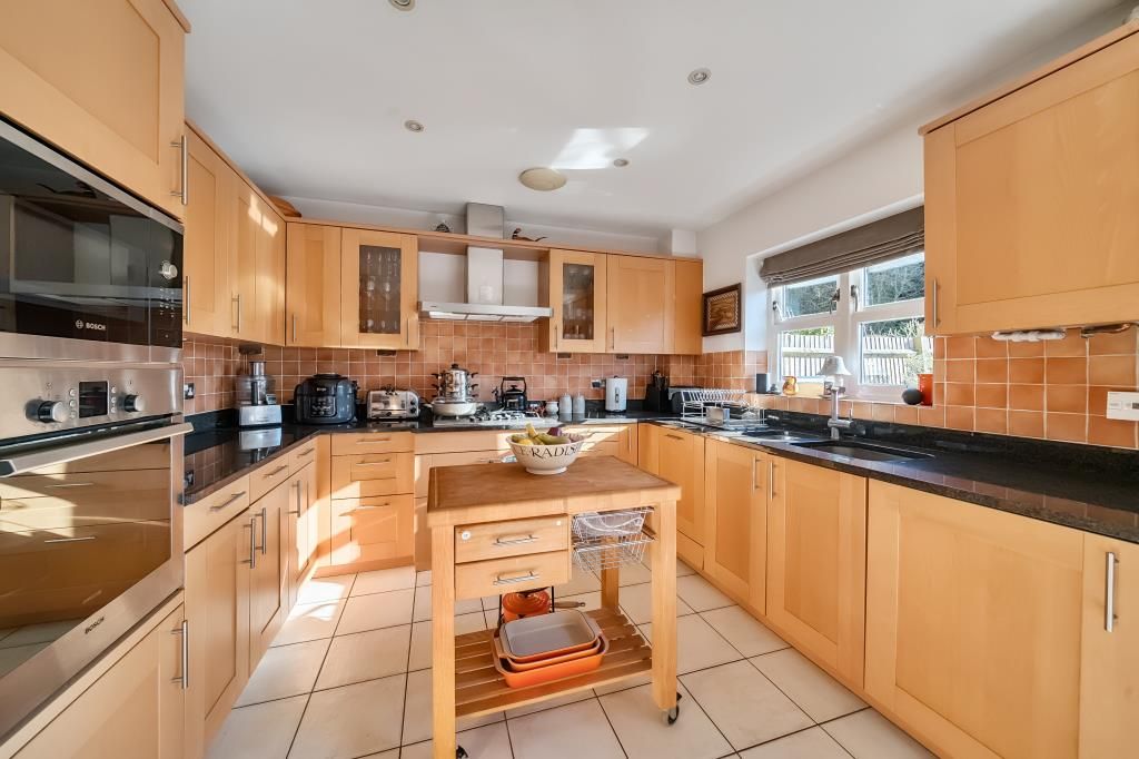 Property photo 2 of 23 Kitchen