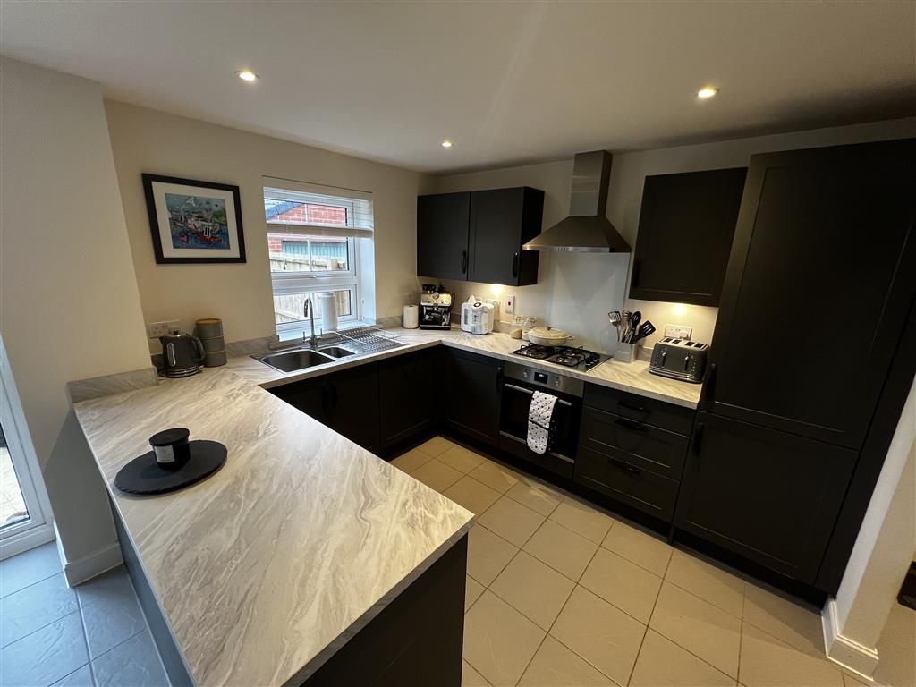 Property photo 3 of 20 Bedroom