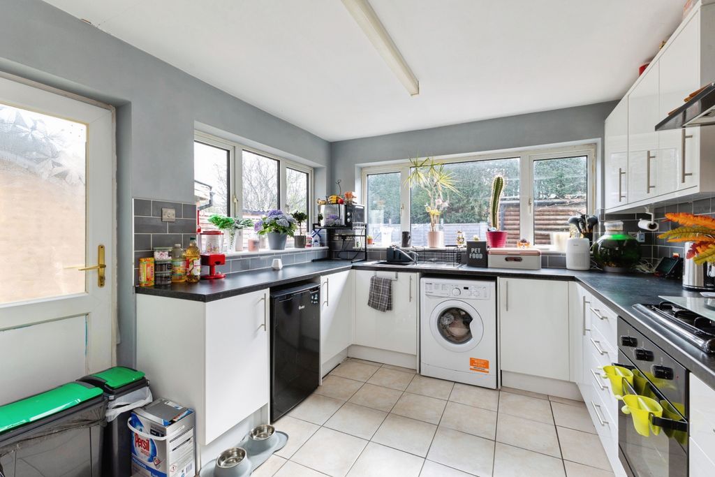 Property photo 3 of 20