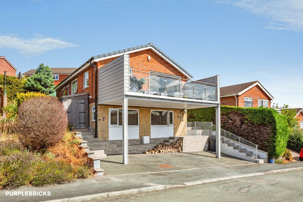 Property photo 1 of 32