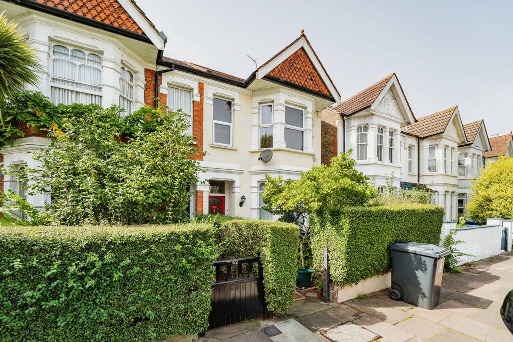 Property photo 1 of 7 1