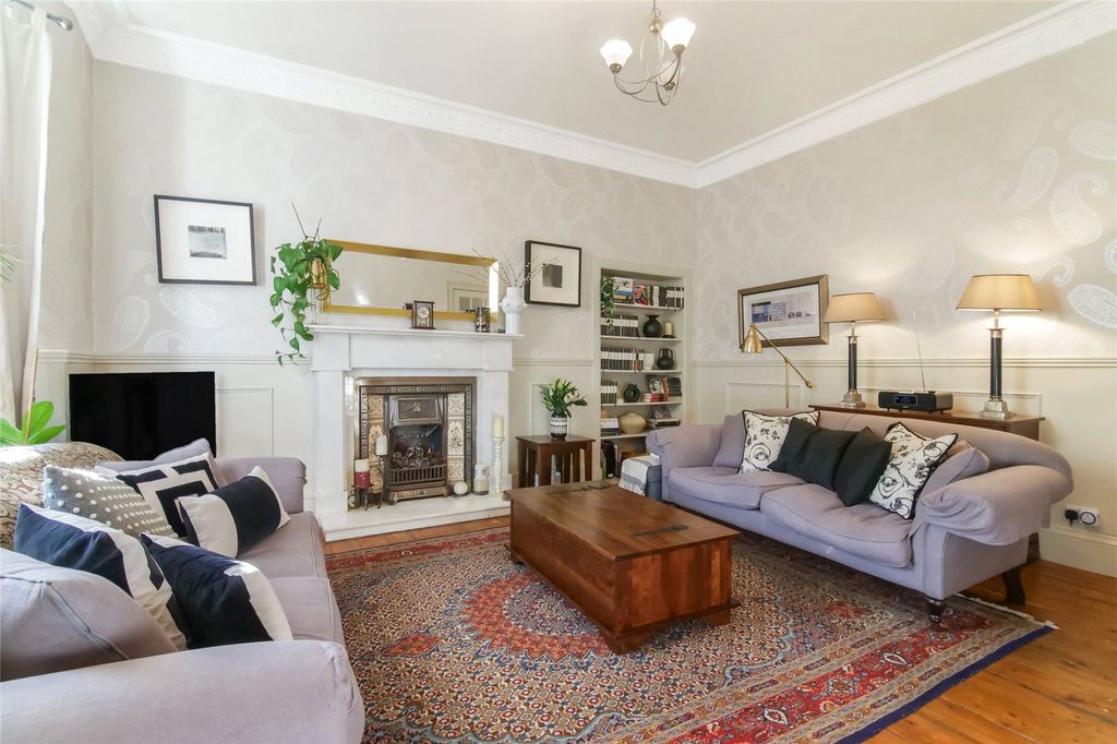 Property photo 3 of 19 Living Room