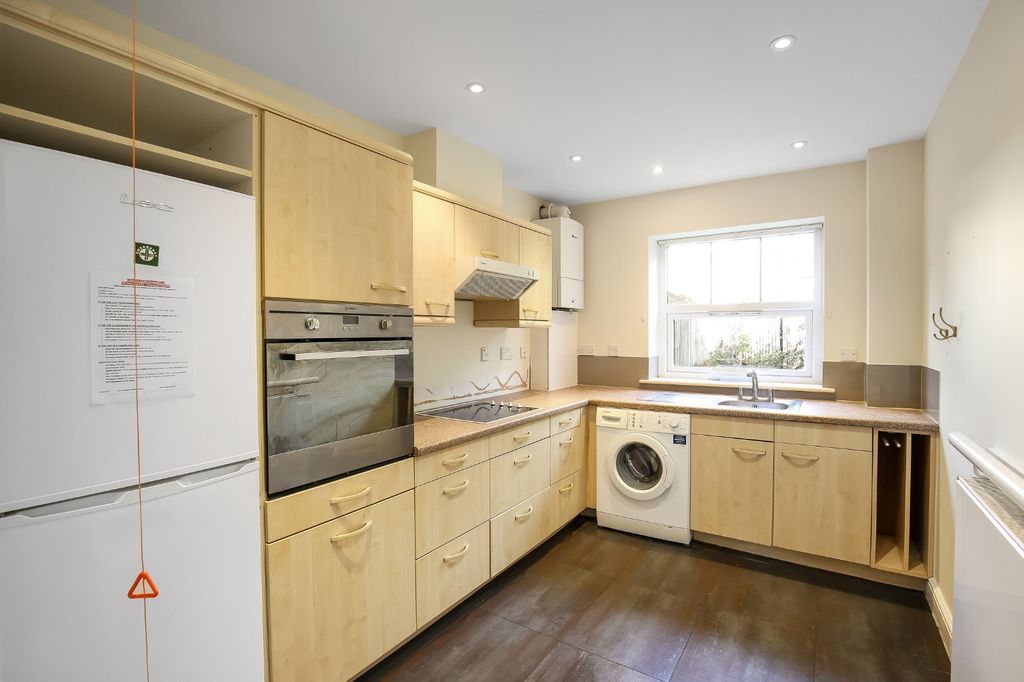Property photo 3 of 15 Picture No. 02