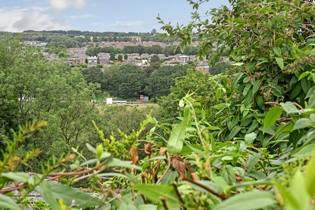 Property photo 3 of 28 5230332
