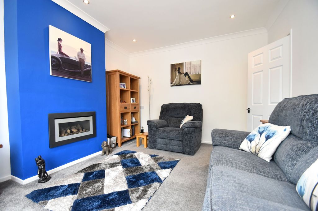 Property photo 3 of 19