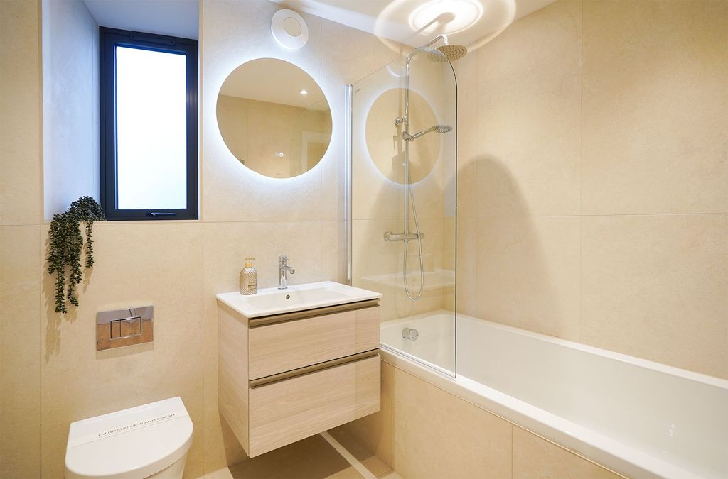 Additional image 7 of 2 bed flat for saleGarden Apartment - Lydgate Green, Crosspool, Sheffield S10