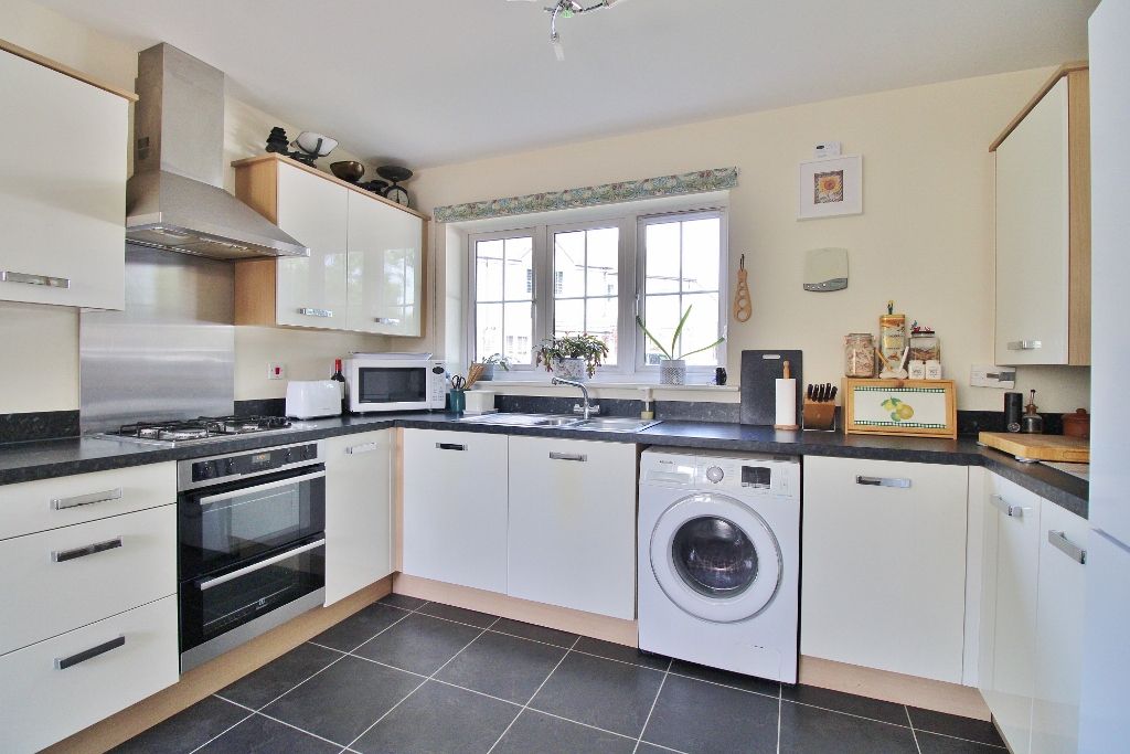 Property photo 2 of 33