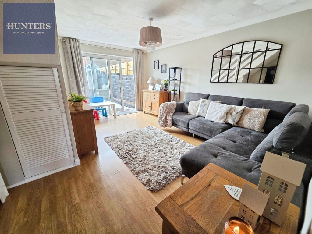 Property photo 3 of 9 Pbox-Img.Jpg