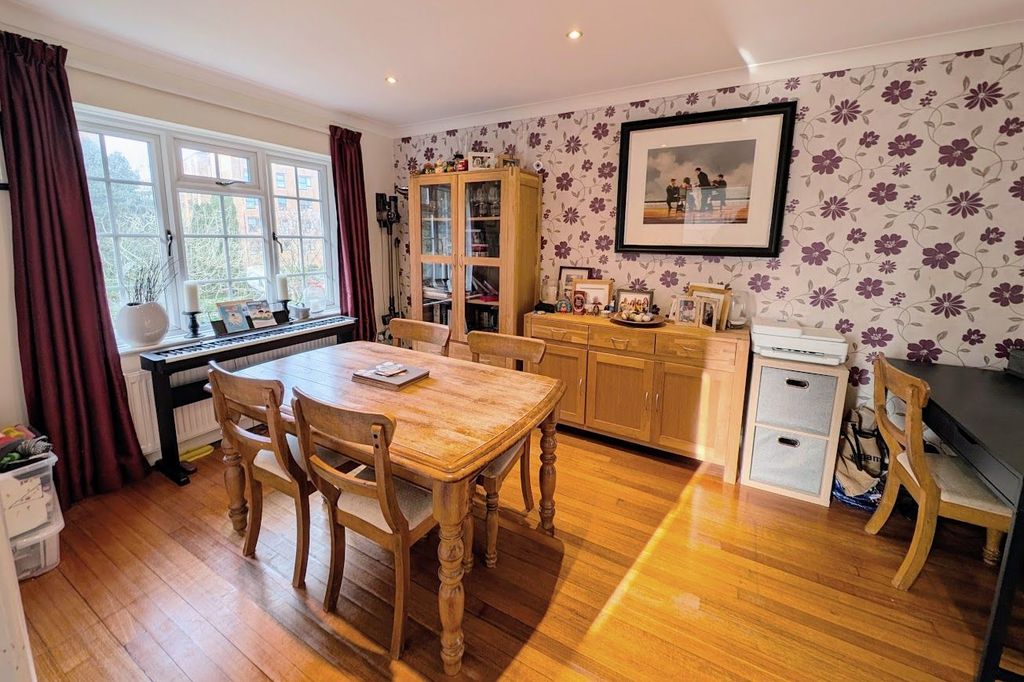 Property photo 3 of 23