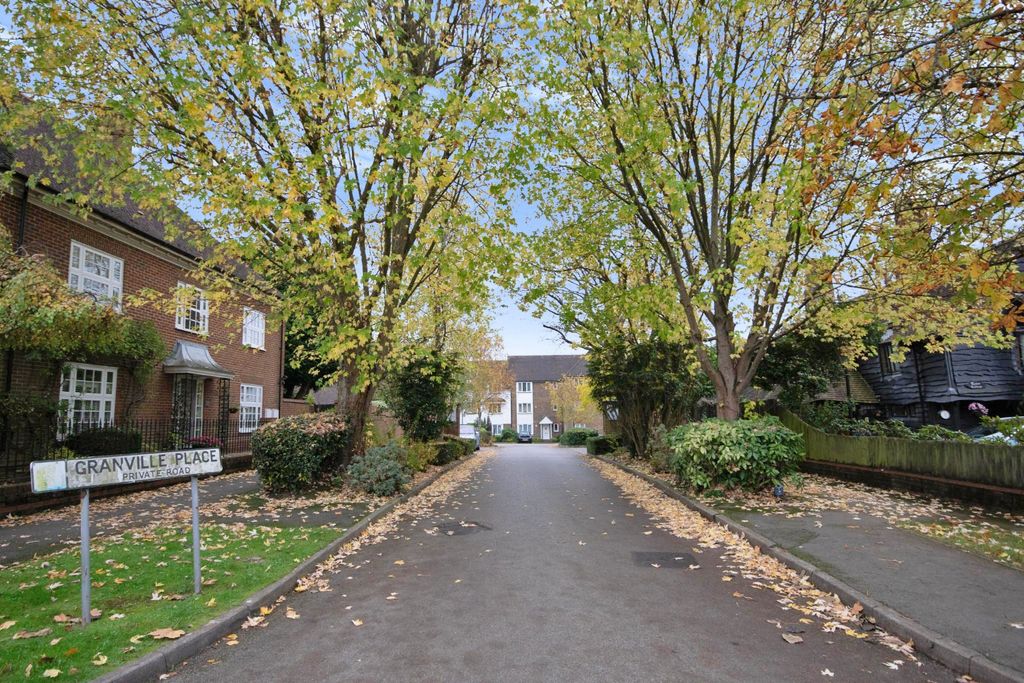 Property photo 2 of 11 4126053