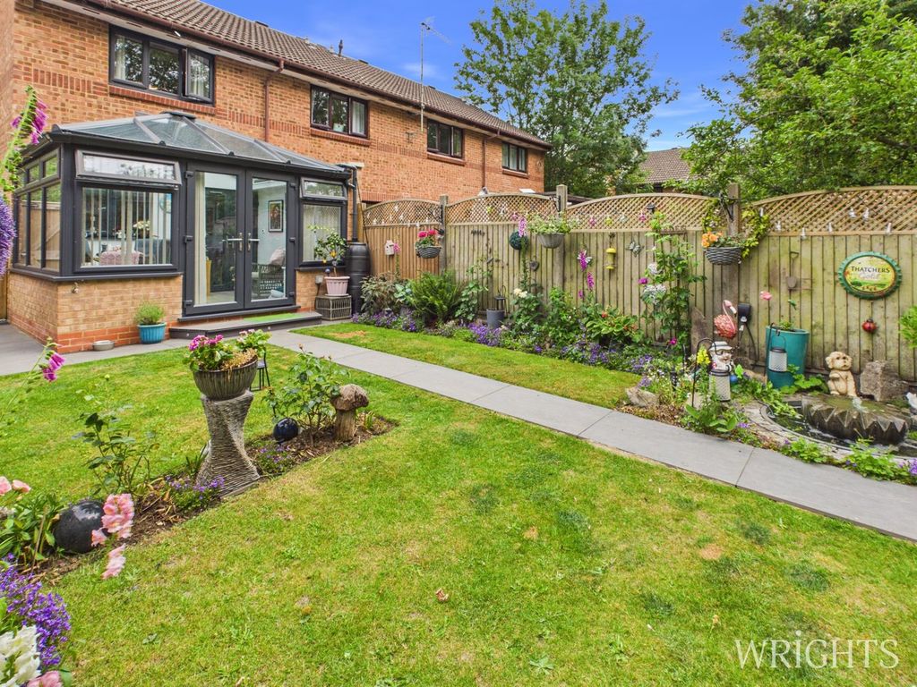 Property photo 2 of 21 Garden