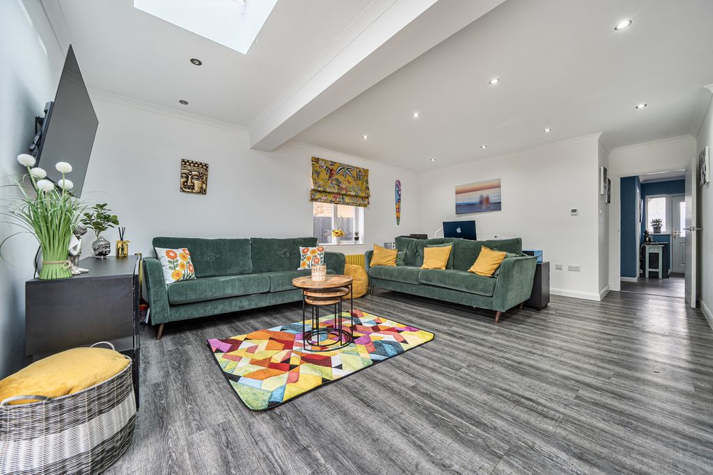 Property photo 3 of 14