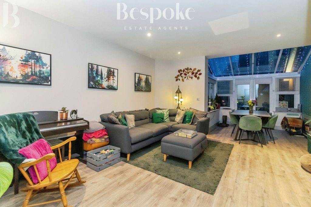 Property photo 2 of 36 Living Room