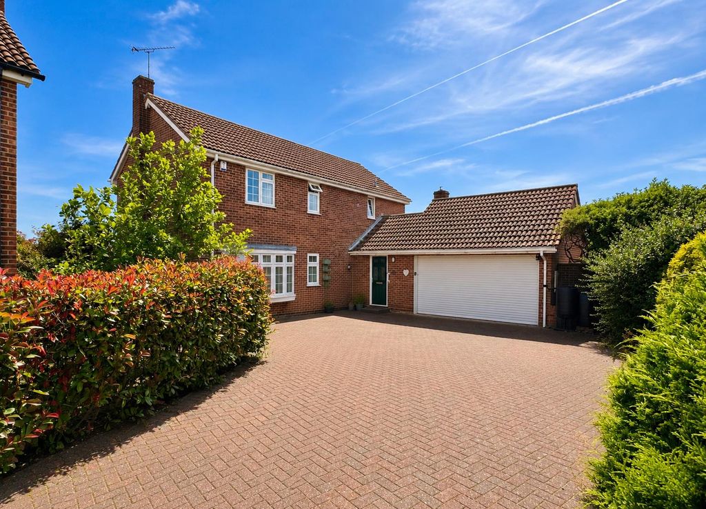 Property photo 1 of 32 21A53B7F-D8A1-4Aa5-8155-7Ebb1007A27E.Png